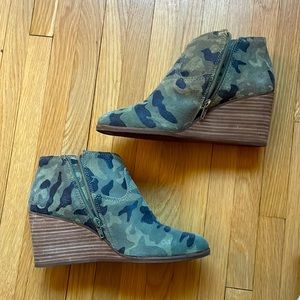 Green suede Lucky Brand wedge booties size 8.5
